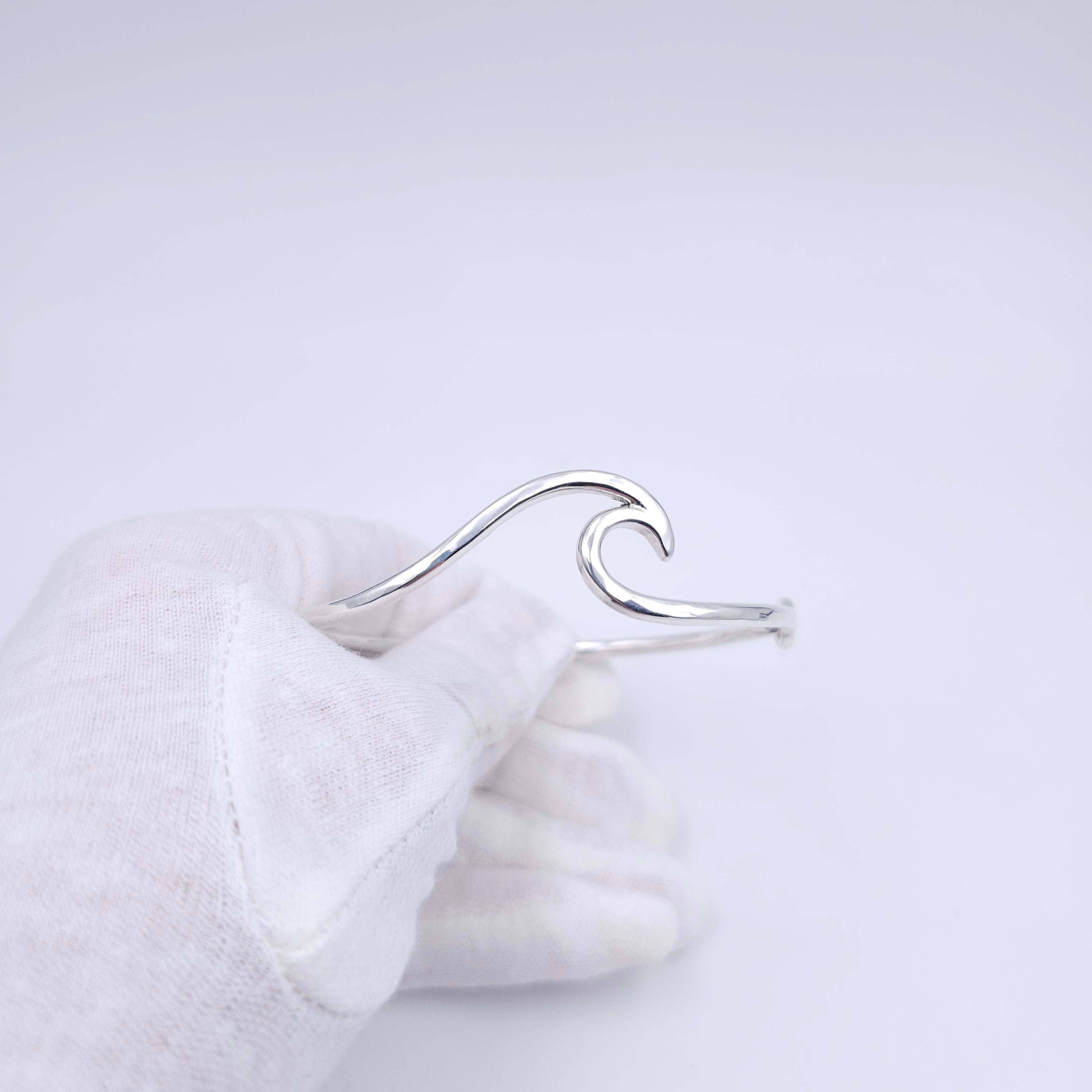 Sterling silver bracelet with an elegant wave design