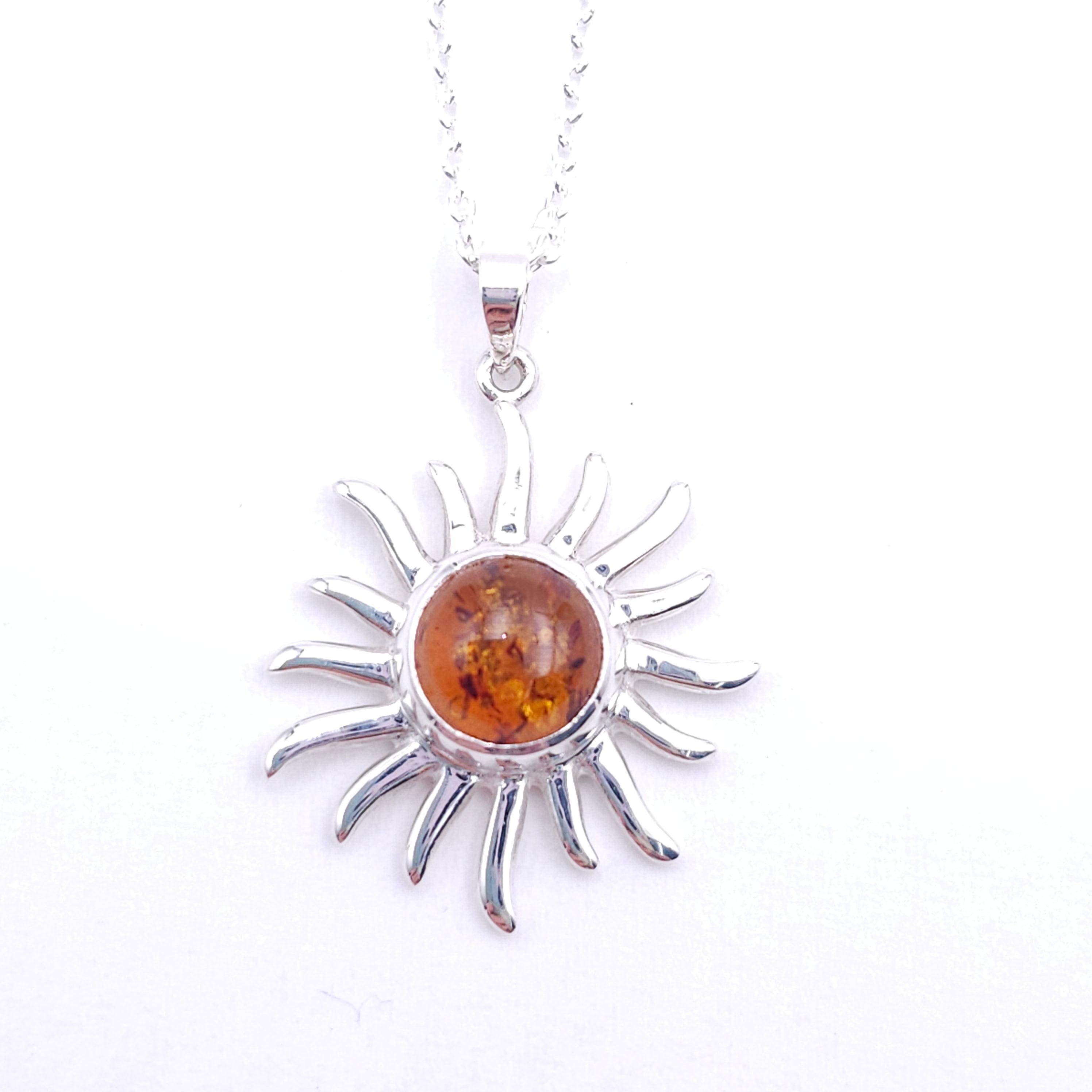 Sunshine necklace with amber