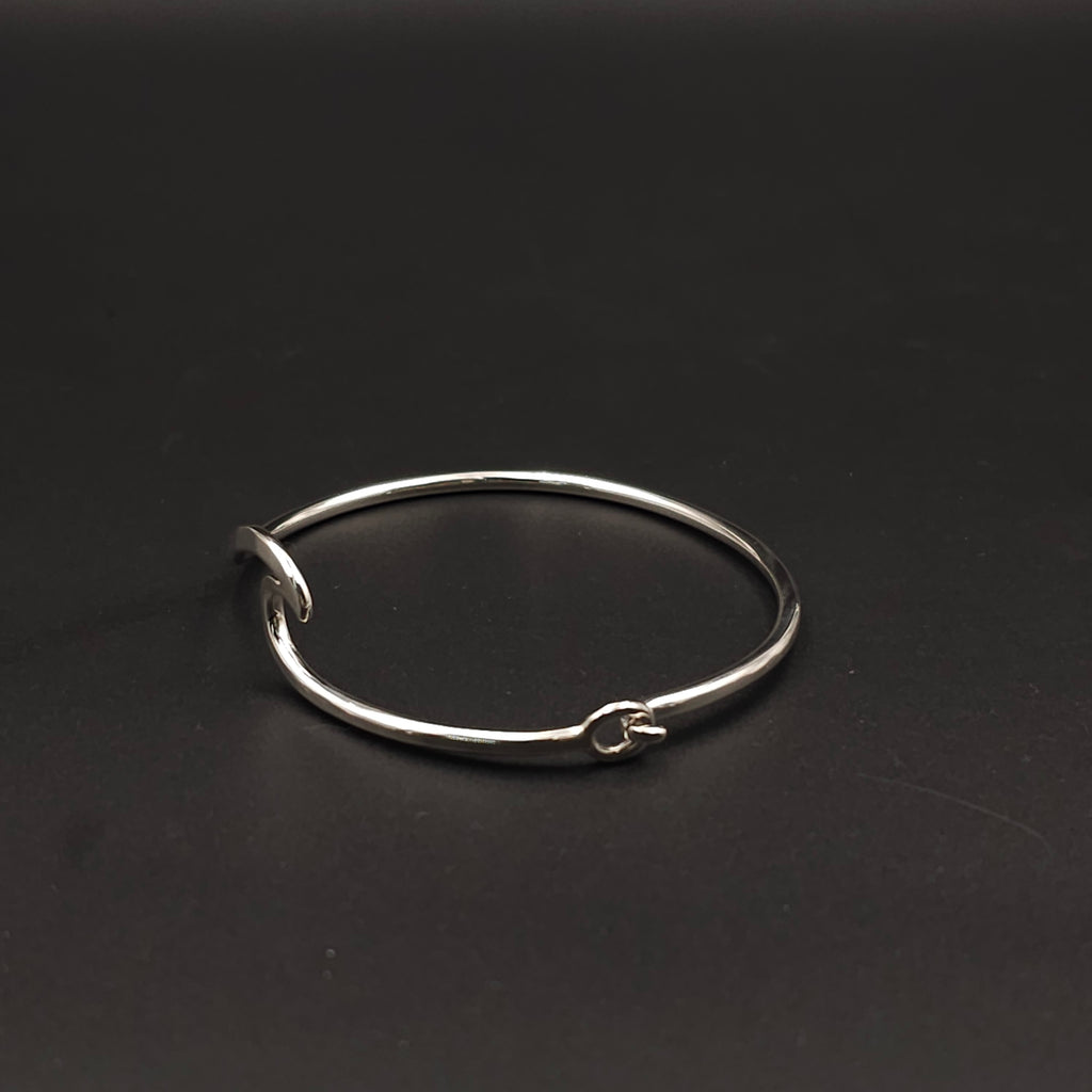 Sterling silver wave bracelet with hook closure - regular