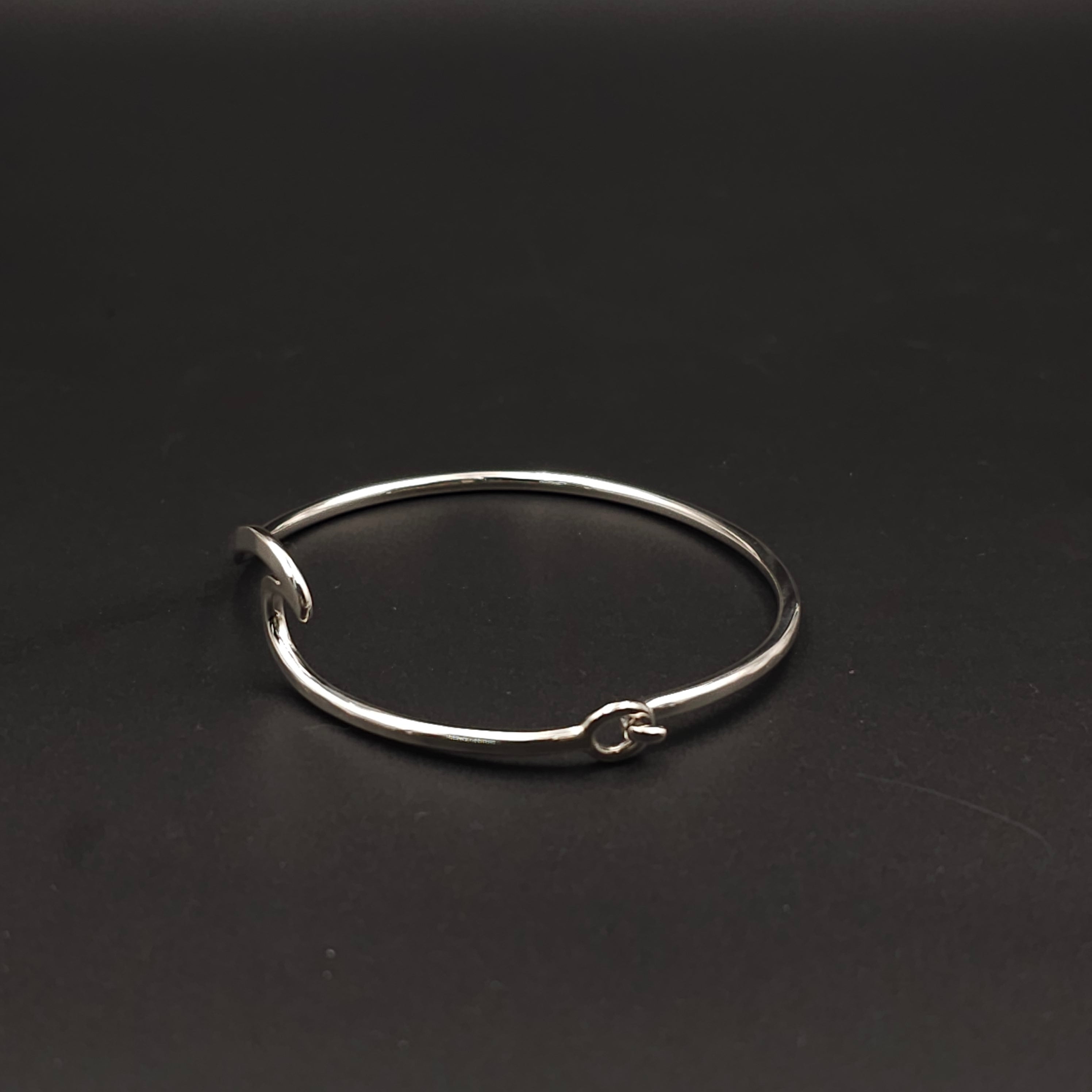 Sterling silver wave bracelet with hook closure - regular