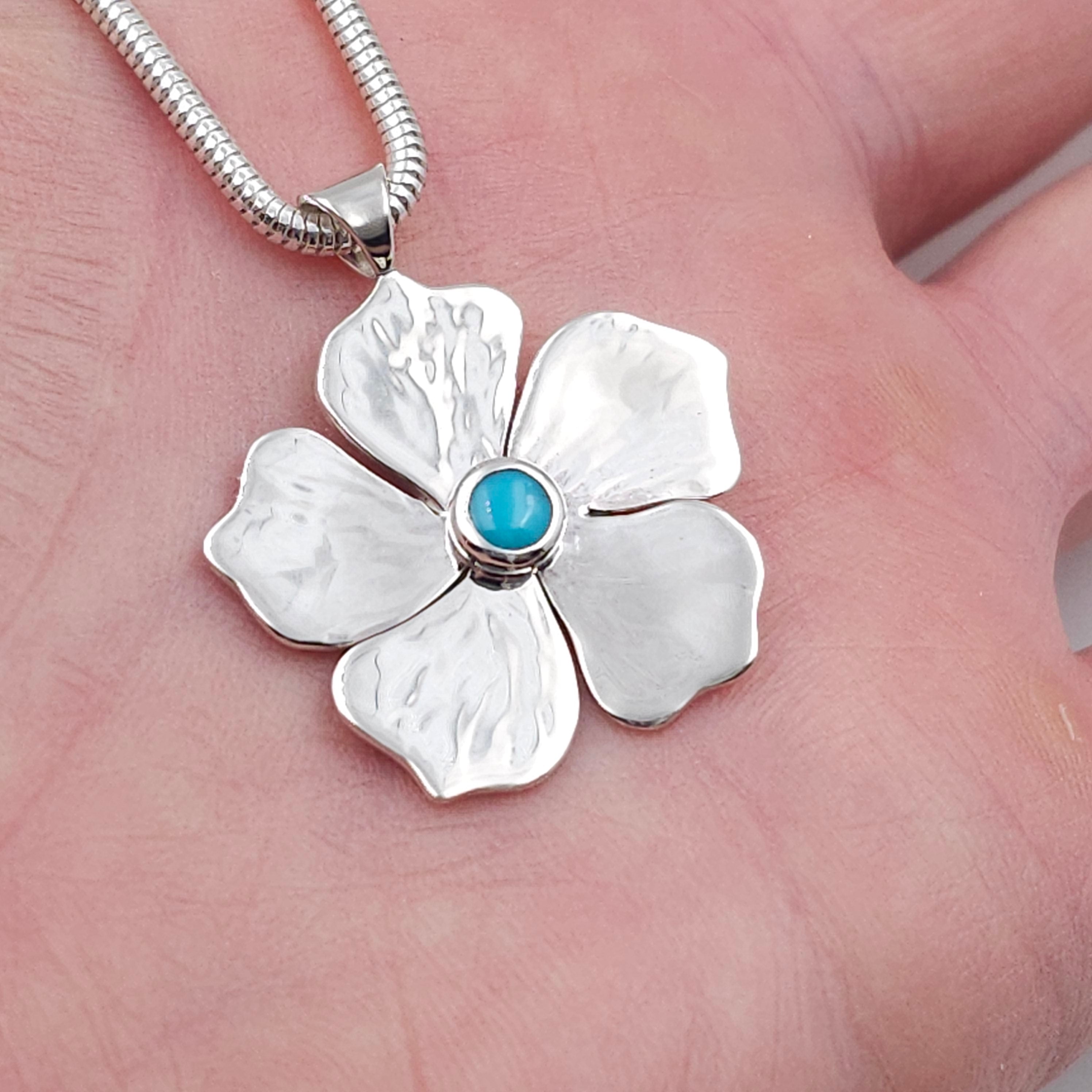 Silver flower necklace with Turquoise