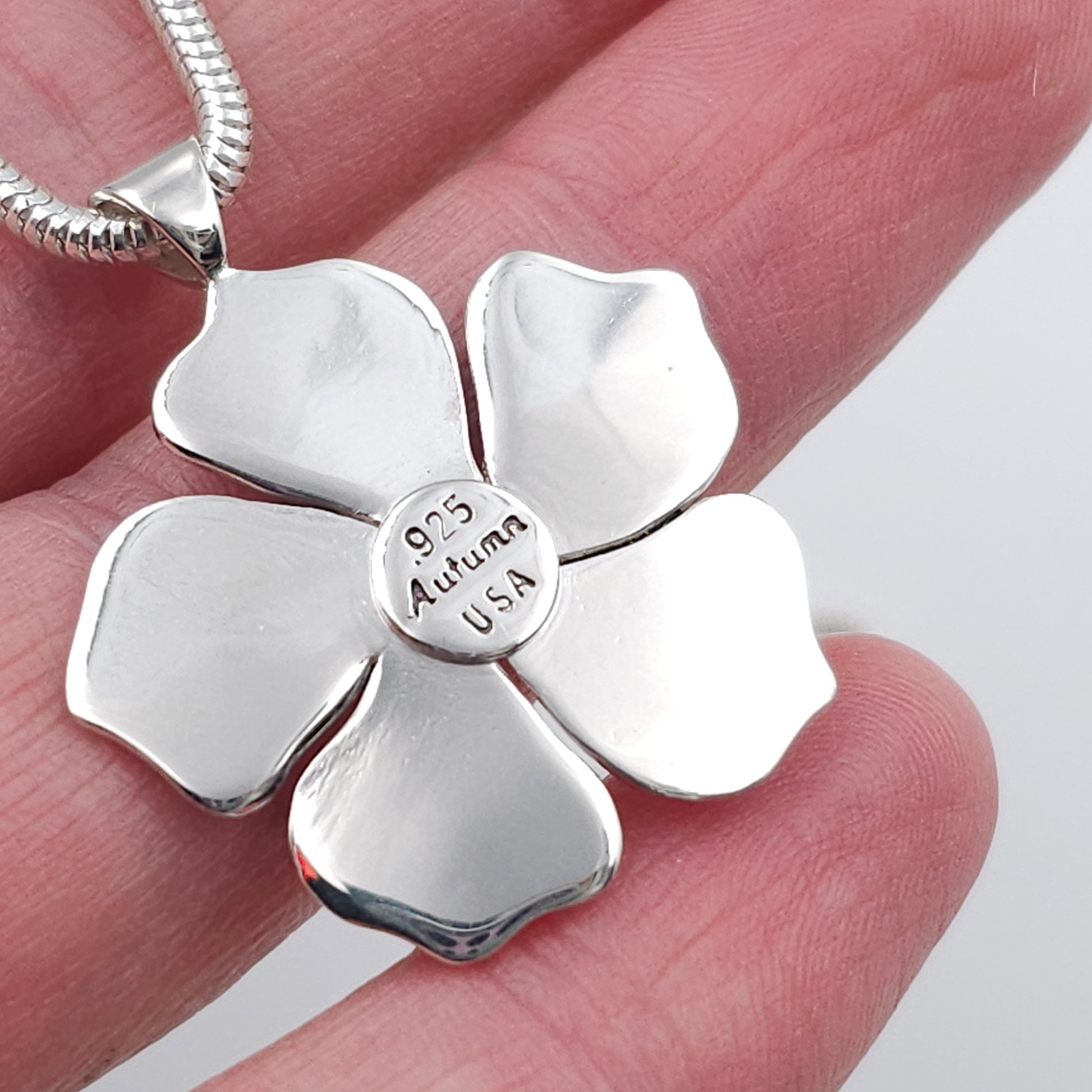 Silver flower necklace with Turquoise