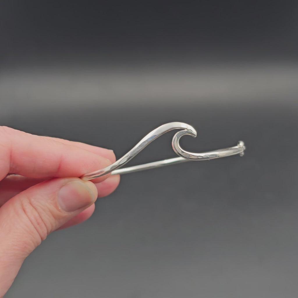 Sterling silver wave bracelet with hook closure - regular