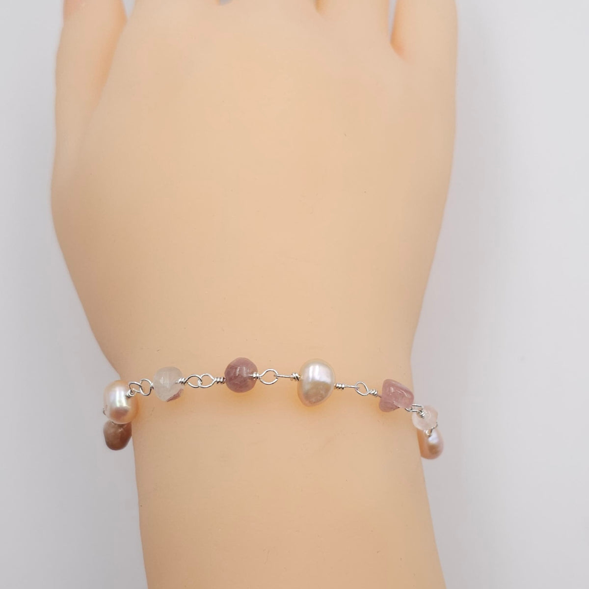 Tourmaline and fresh water pearl bracelet