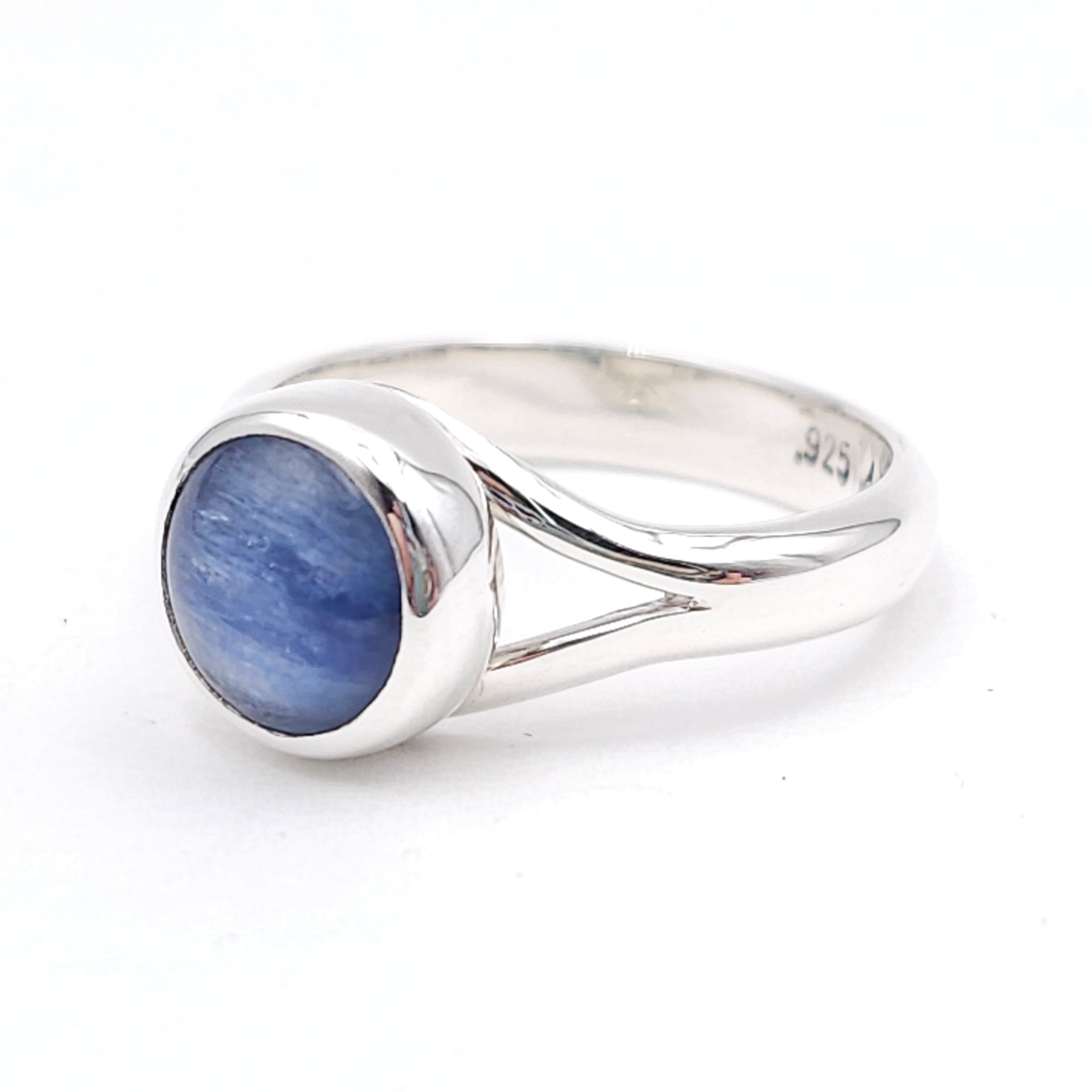 Sterling silver ring with bezel set round blue kyanite gemstone