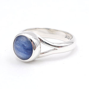 Sterling silver ring with bezel set round blue kyanite gemstone