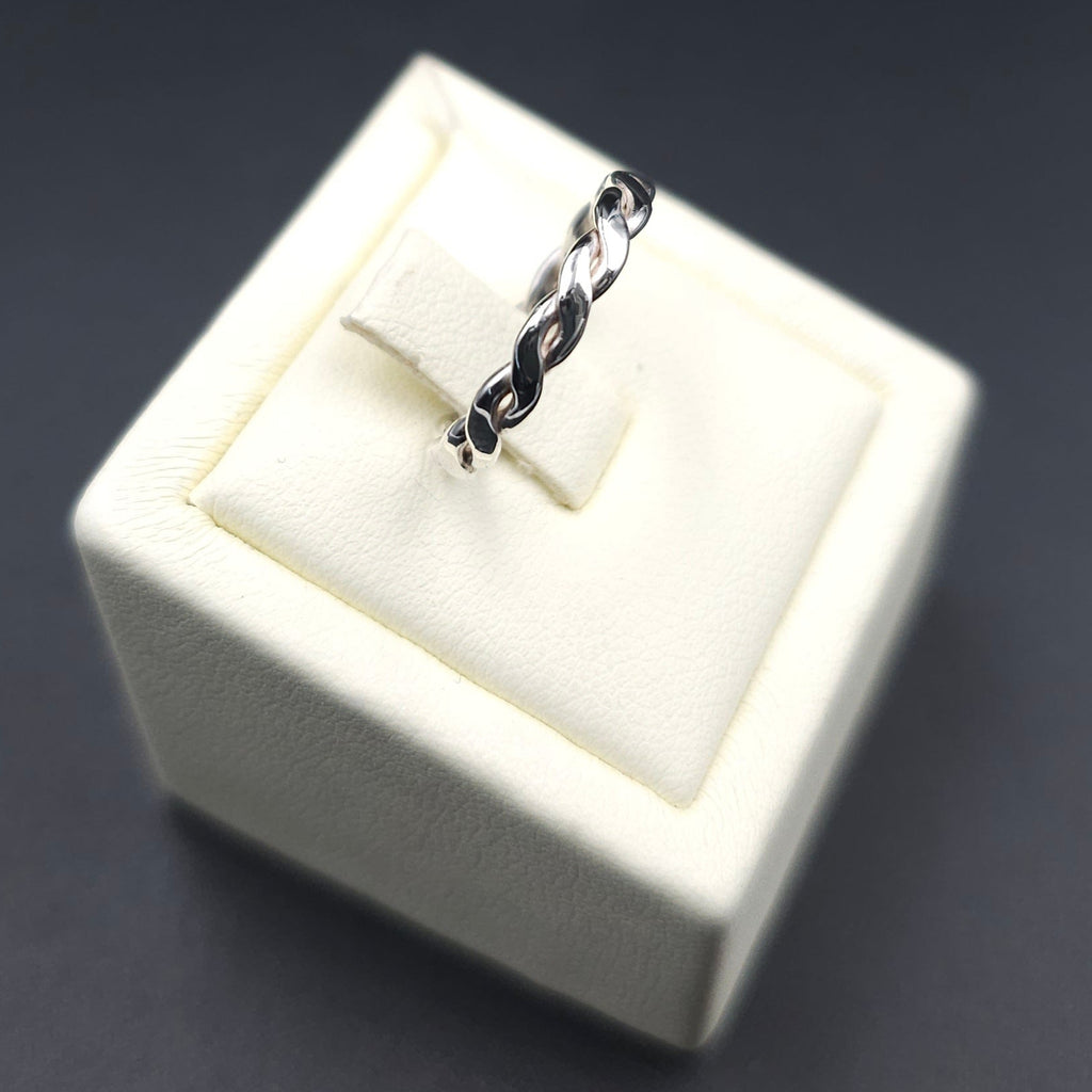 Sterling silver thin twisted wire ring