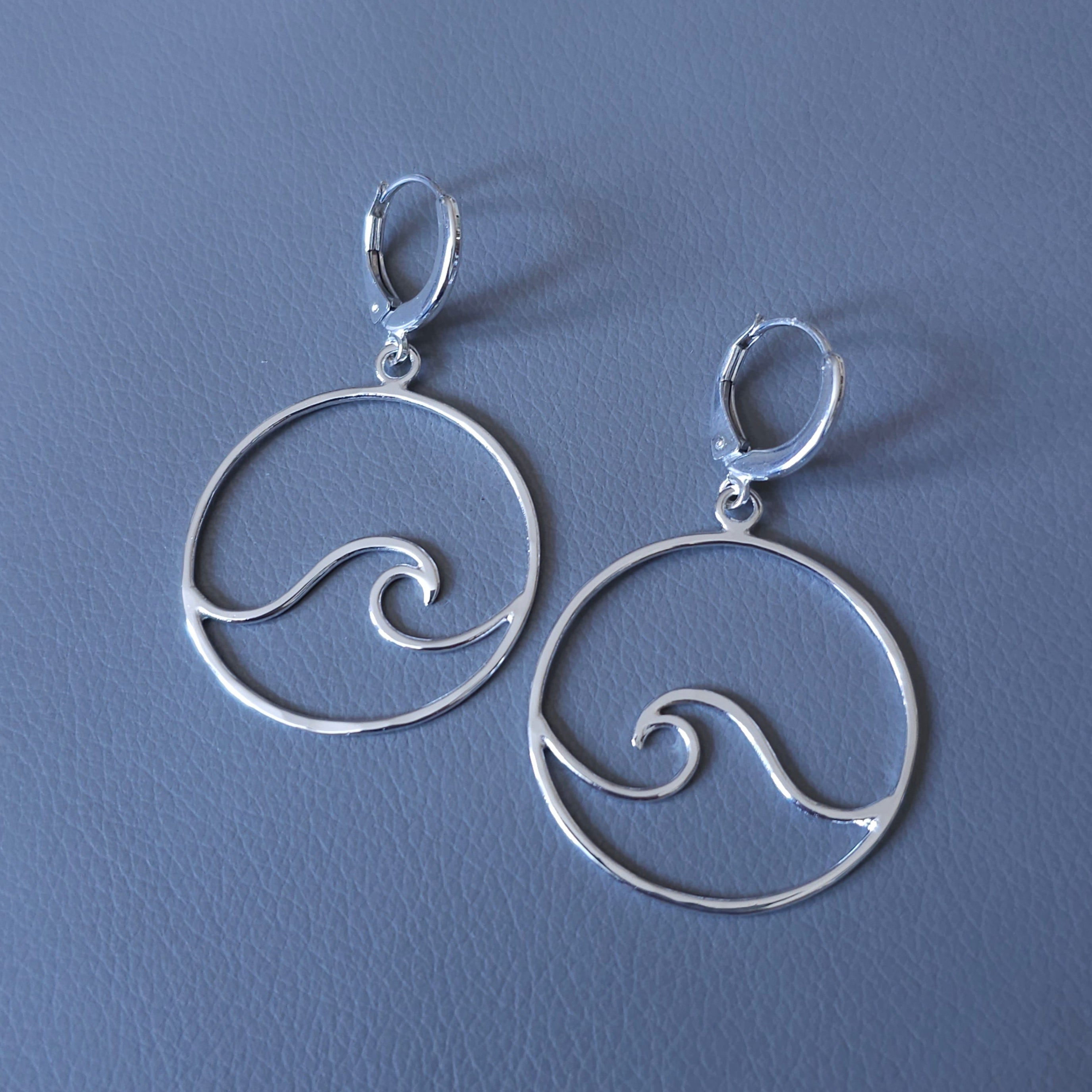 Sterling silver large wave in circle dangle earrings