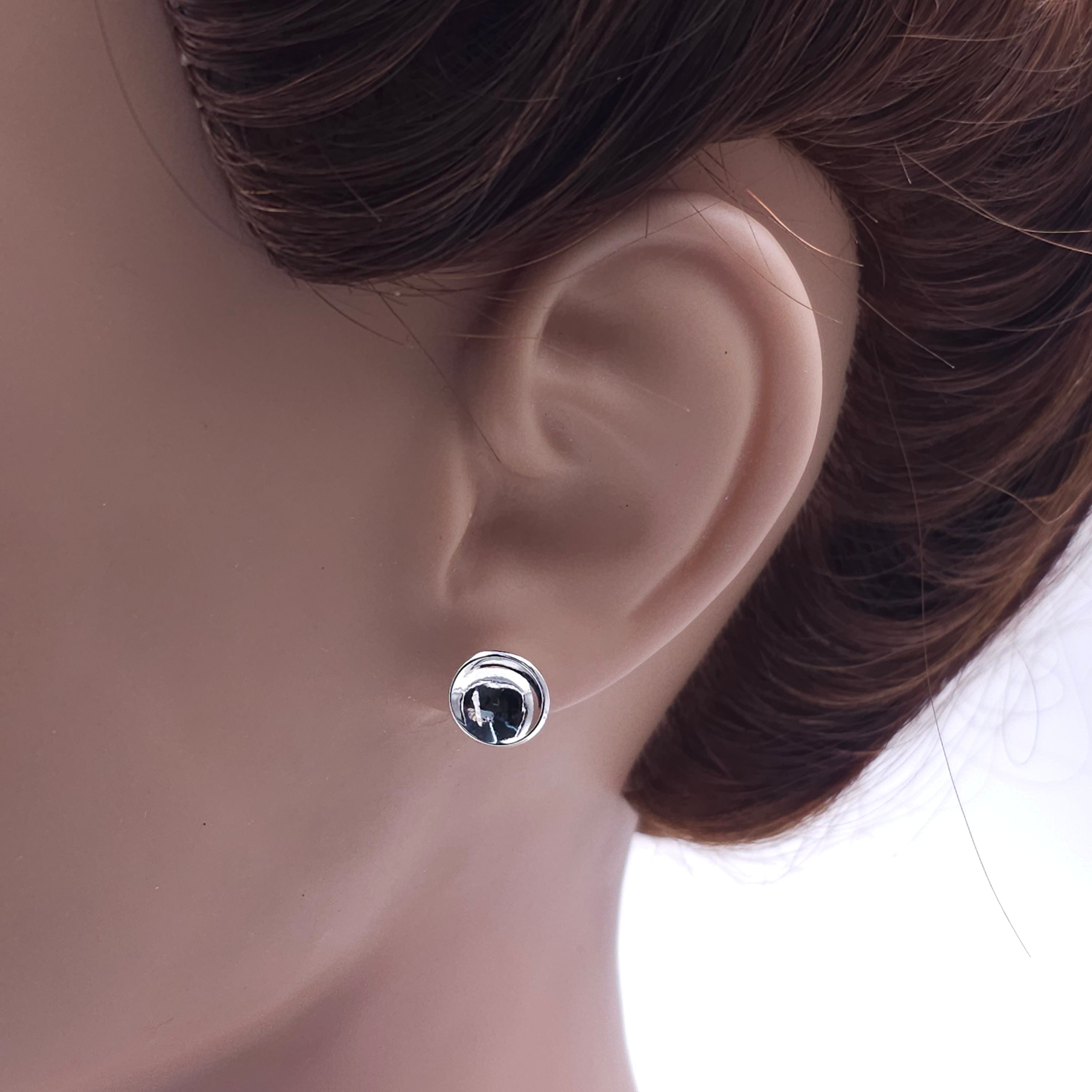 Shiny silver circle disc post earrings