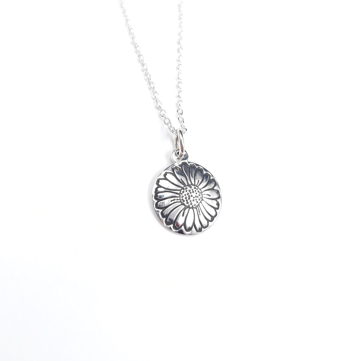Sterling silver daisy necklace