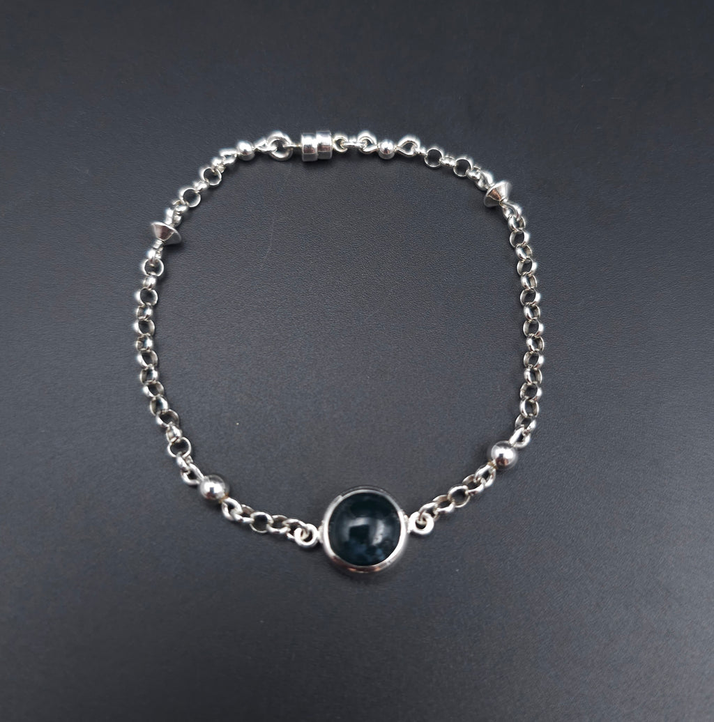 Round bezel set moss agate chain bracelet