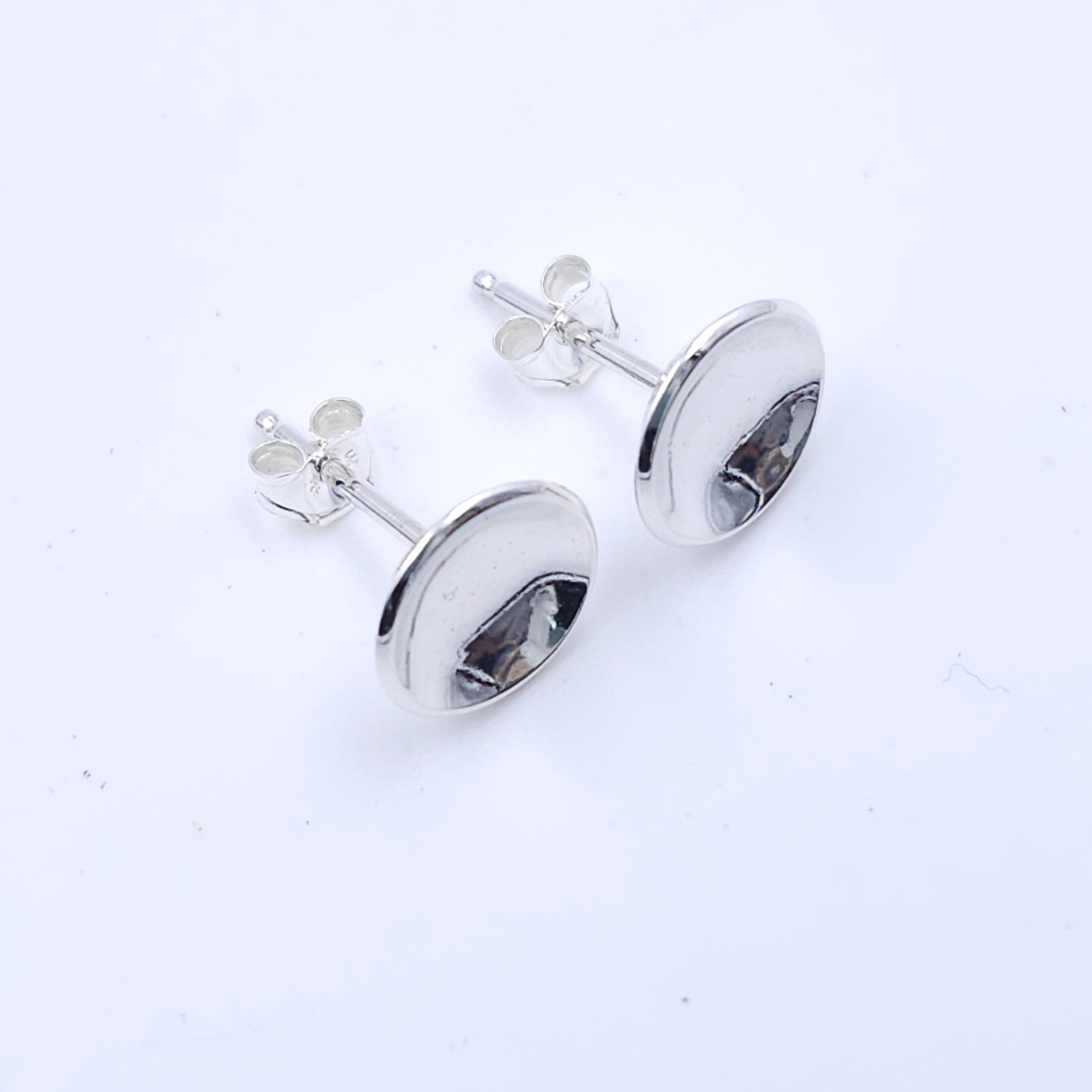 Shiny silver circle disc post earrings