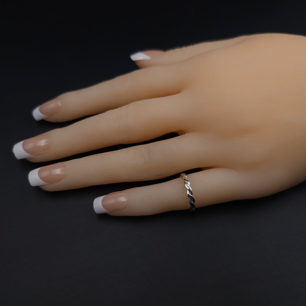 Sterling silver thin twisted wire ring