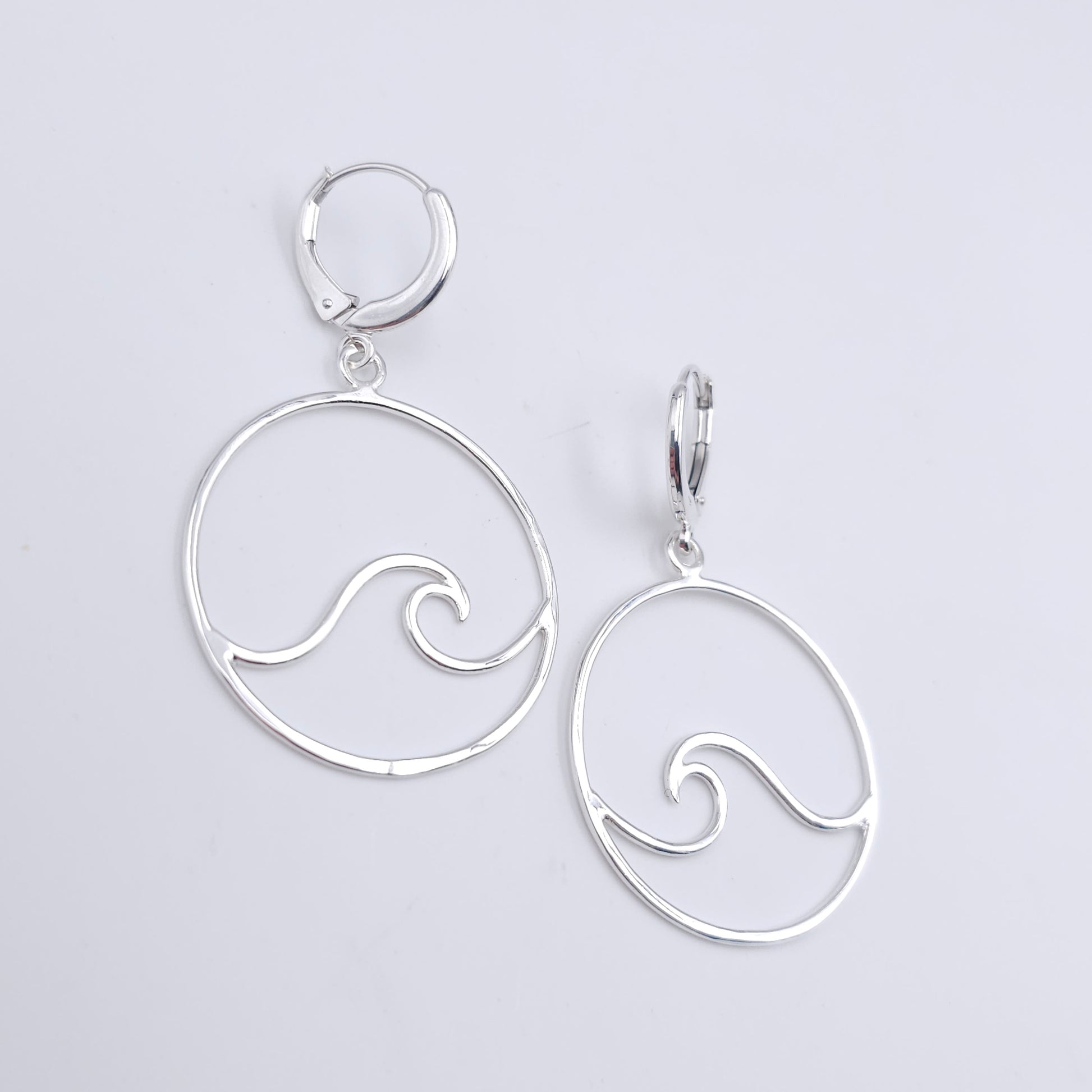 Sterling silver large wave in circle dangle earrings