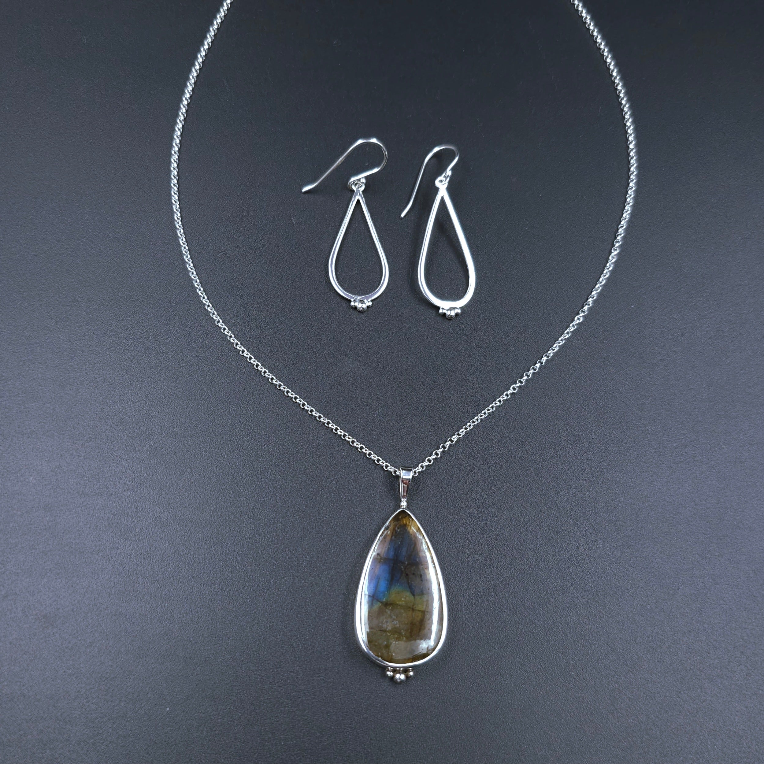 Teardrop sterling silver bezel set Labradorite necklace