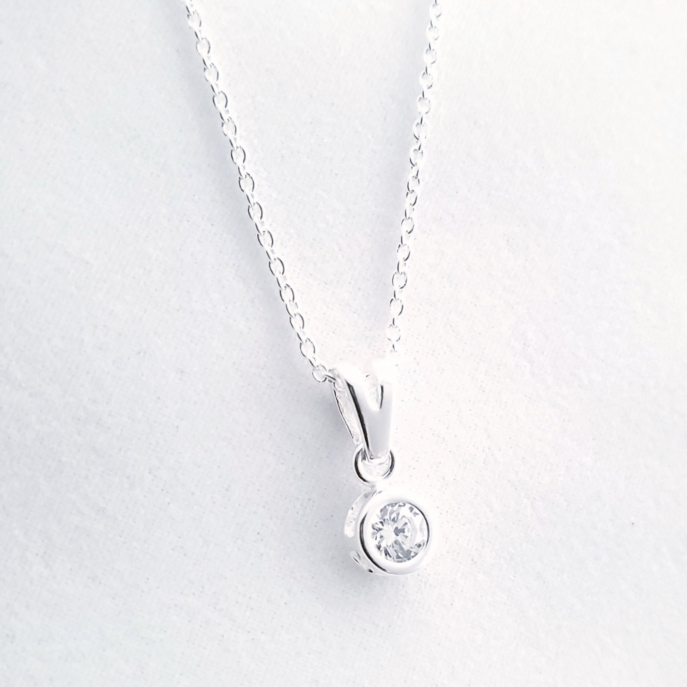 Round silver cubic zirconia necklace