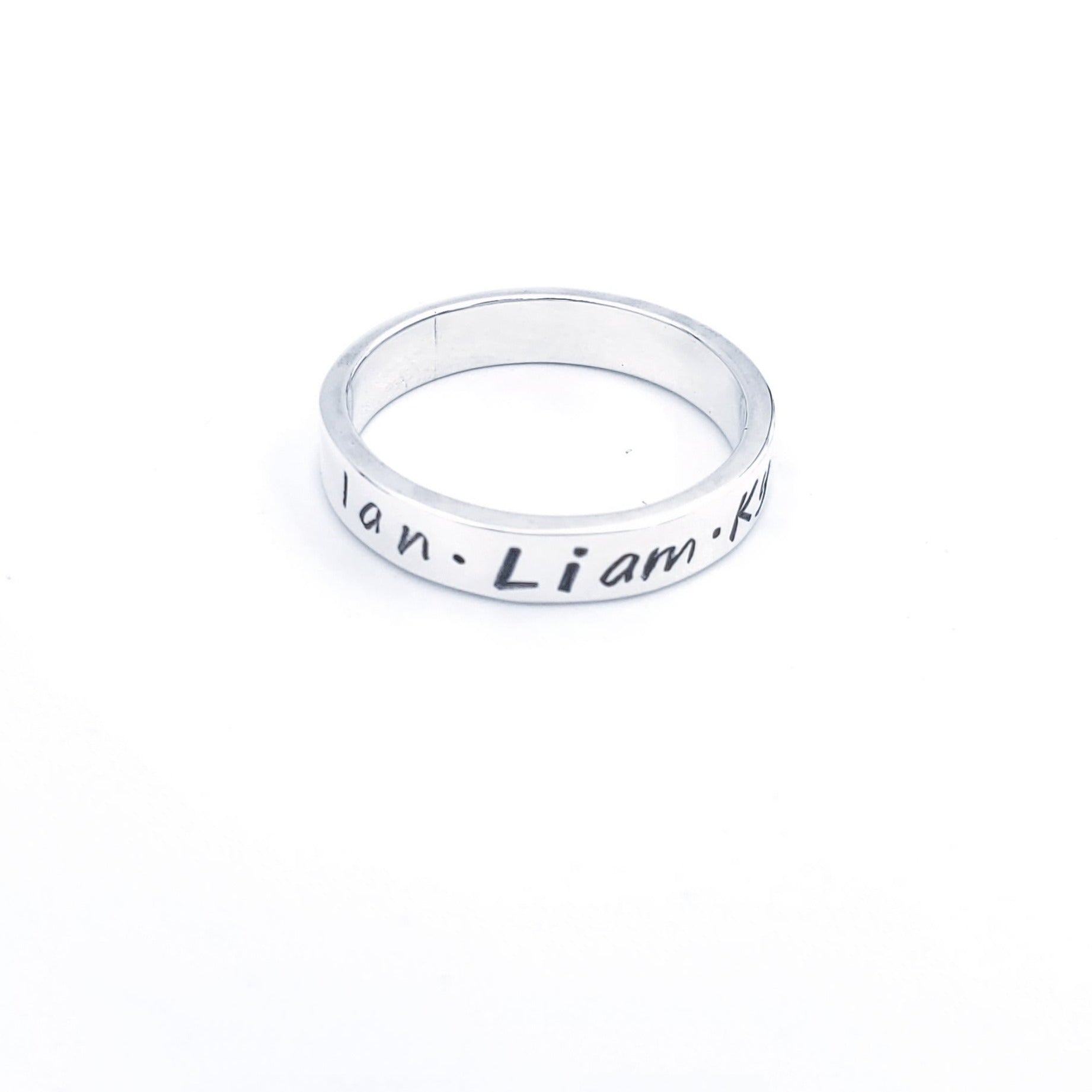 Name ring with names Ian and Liam