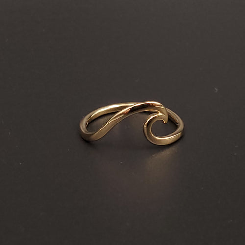 Gold wave ring